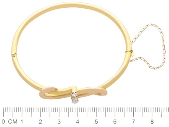 Diamond Bangle Measurement With Ruler