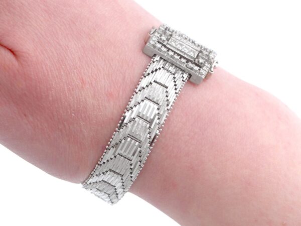 Art Deco Vintage Wrist View