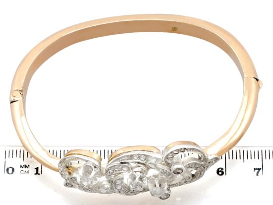Diamond Bangle Measurement With Ruler