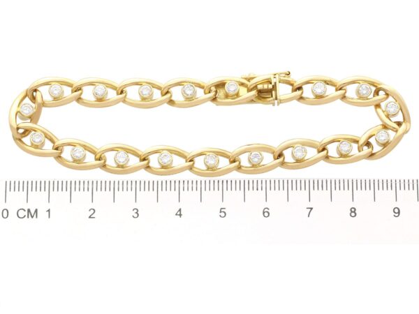 Diamond Curb Bracelet Measurement View