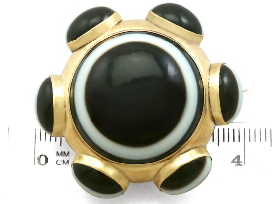 Agate Brooch Size Reference Image
