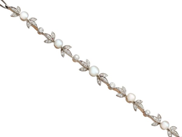 Pearl Diamond Trefoil Detai