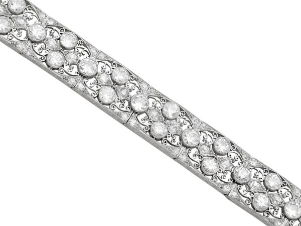 Diamond Platinum Bracelet Close-Up
