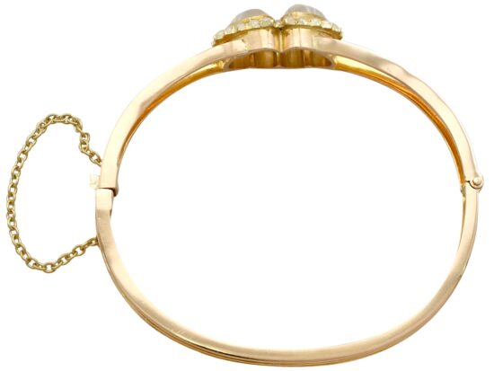 Side profile bangle view