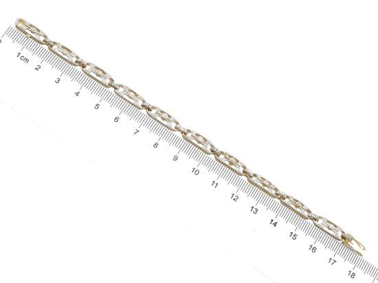 Diamond Bracelet Measurement With Ruler