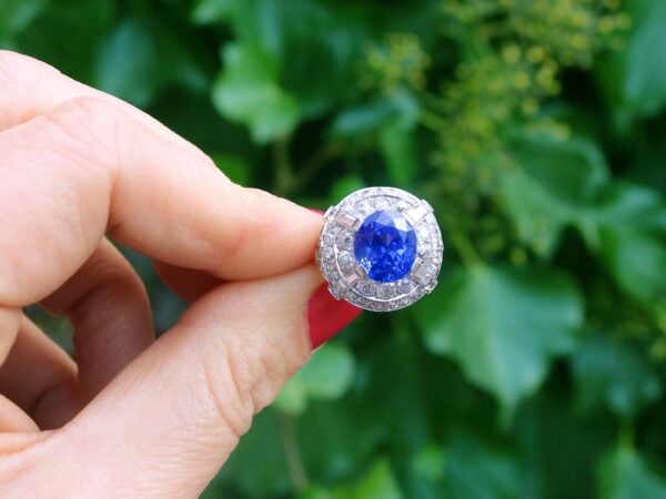 1930s sapphire cocktail ring outside