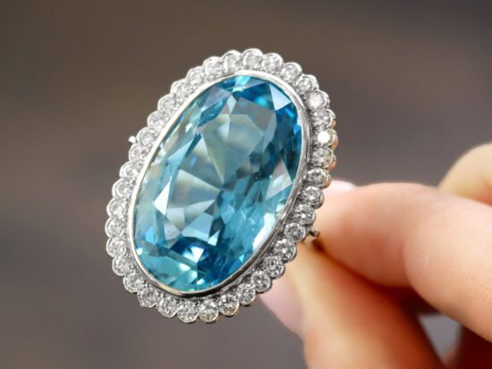 Vintage Aquamarine Ring with diamonds