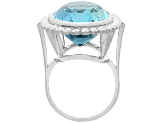 setting of Vintage Aquamarine Ring