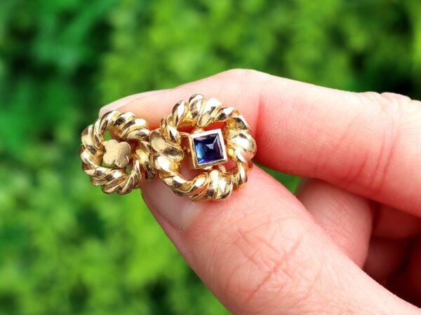 Van Cleef Arpels Cufflinks outside