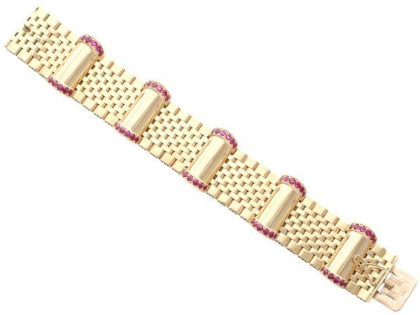 Yellow Gold Ruby Link Detail