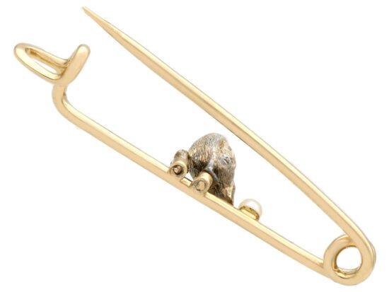 Antique Chick Bar Brooch open