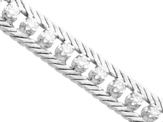 White Gold Diamond Close-Up