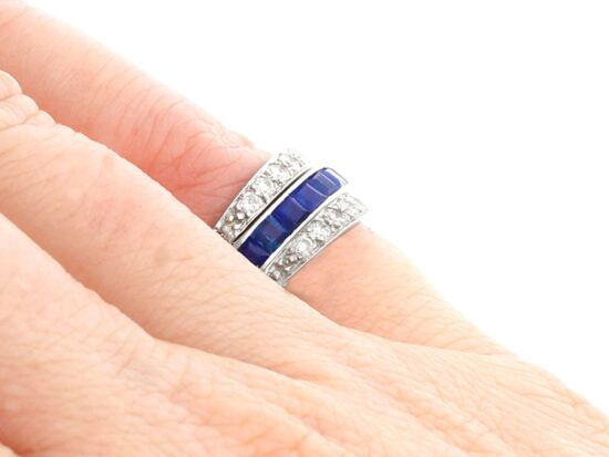 Bilateral Gemstone Ring Vintage on hand