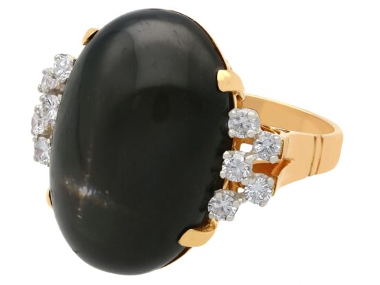 Star Onyx Ring with Diamonds in yellow gold
