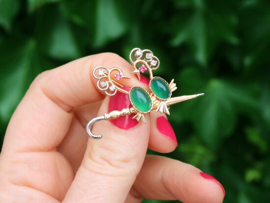 Double Bird Brooch Outside