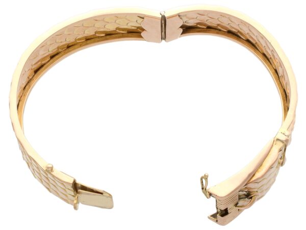Buckle Bangle Clasp Open Detail