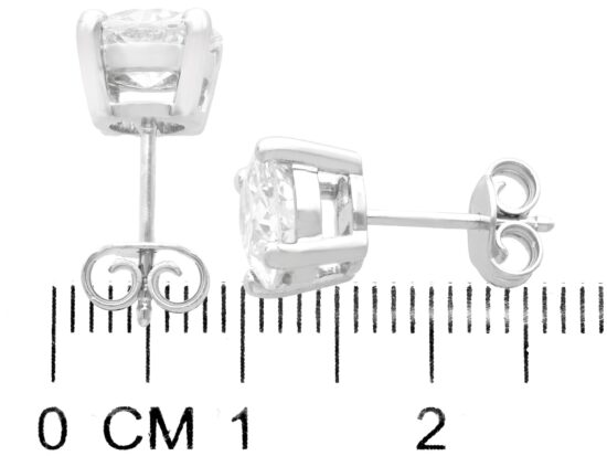 Diamond Earrings Size Reference Image