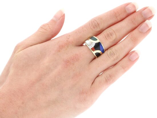 vintage gold and gemstone ring wearing