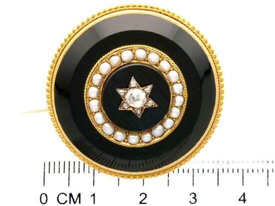 Victorian Onyx Brooch with Diamonds size