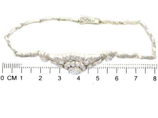 Diamond Bracelet Measurement With Ruler