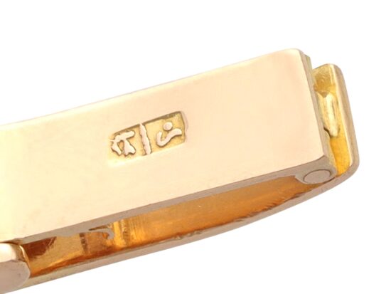18ct Gold Hallmarks Close Up