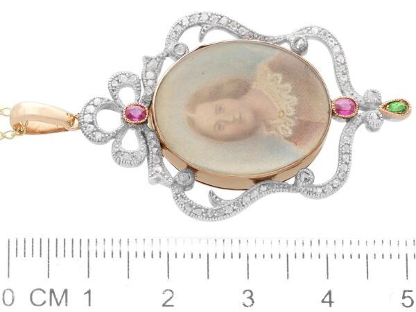 Victorian Portrait Pendant size