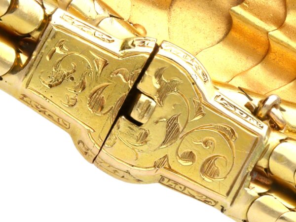 Hunt Roskell Fastening Close-Up