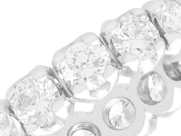 18ct white gold eternity ring close up of setting and diamonds