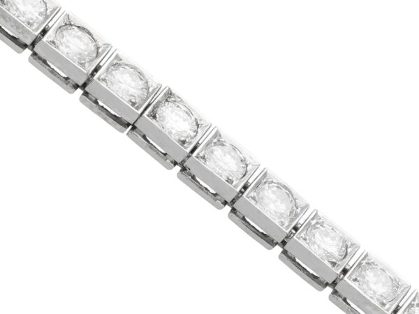 Diamond Panel Detail White Gold