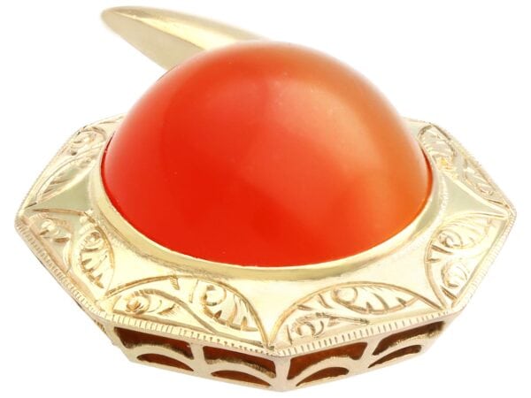 antique 9.78 carat carnelian and 14 carat yellow gold cufflinks