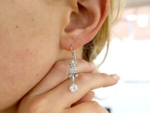Art Deco vs Edwardian Drop Earrings: What’s the Difference?