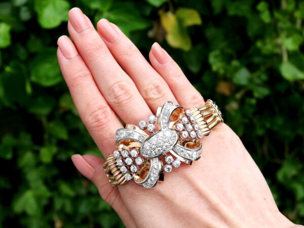 18ct Yellow Gold Bracelet - Art Deco outside