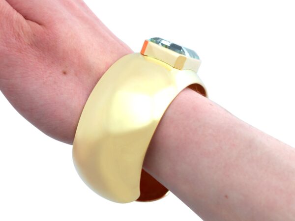 Vintage Yellow Gold Wrist View