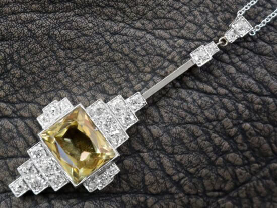 Rectangular Citrine Centre Stone Detail