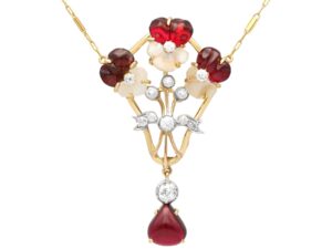 Garnet Pendant in Gold with Moonstone