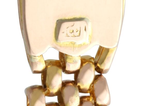 Oval Link Detail View