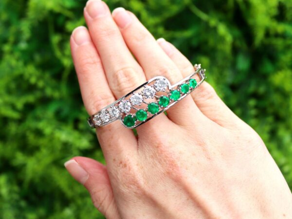 Emerald Diamond White Gold Outdoor