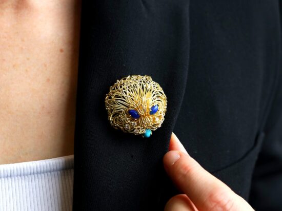lapis lazuli brooch wearing