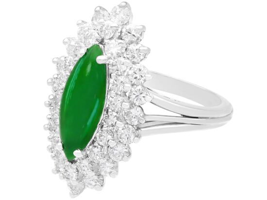 Cabochon Jade Centre Stone Detail