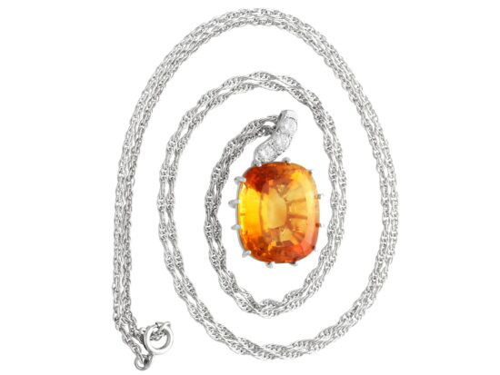 Citrine Pendant Chain Detail Shot