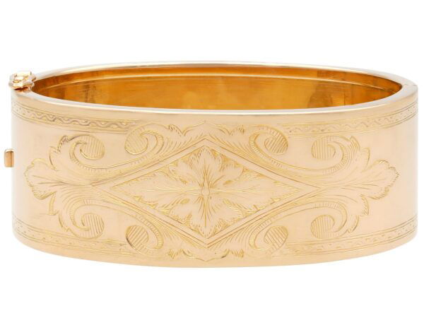 Rose Gold Engraved Detail Close-Up