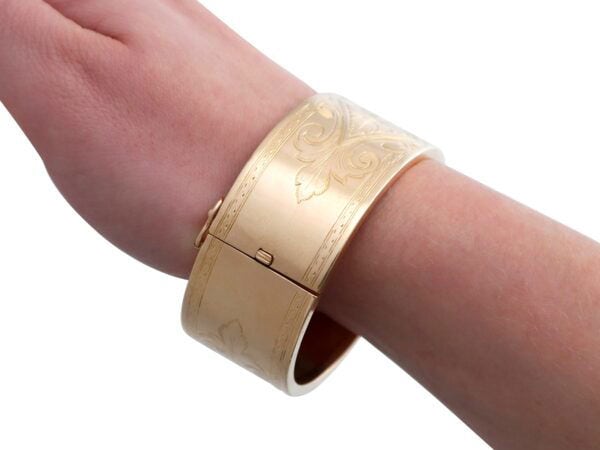 Antique Rose Gold Wrist View