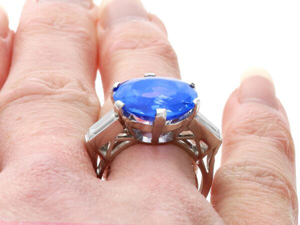 art deco Ceylon sapphire ring on finger