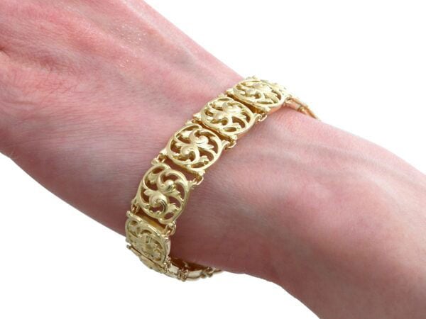 Antique Yellow Gold Wrist View