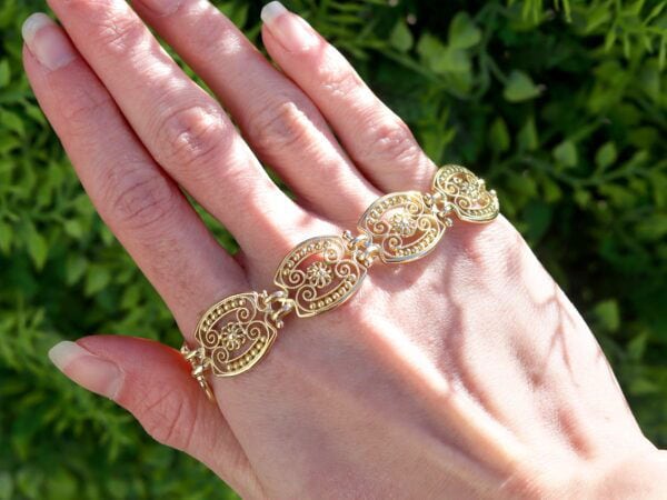 Antique Yellow Gold Bracelet Outdoor