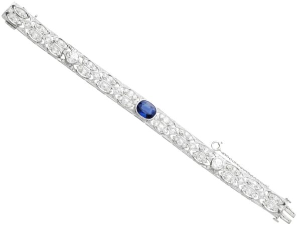 Sapphire Setting Diamond Platinum Detail