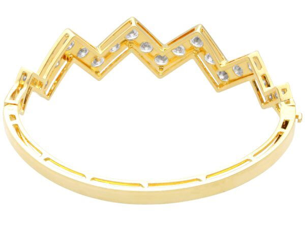 Yellow Gold Bangle Reverse Detail