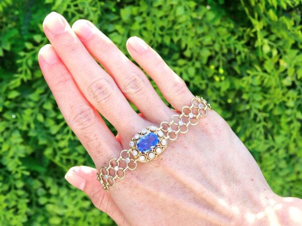 Yellow Gold Sapphire Bracelet Outside
