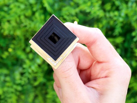 Vintage Black Onyx Pendant Brooch in Gold outside