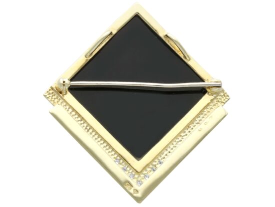 Vintage Black Onyx Brooch in Gold reverse